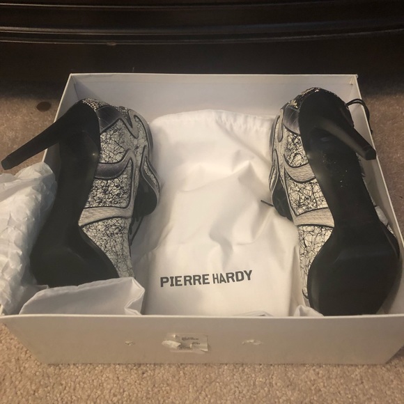 Authentic Pierre Hardy Bootie - Picture 5 of 6